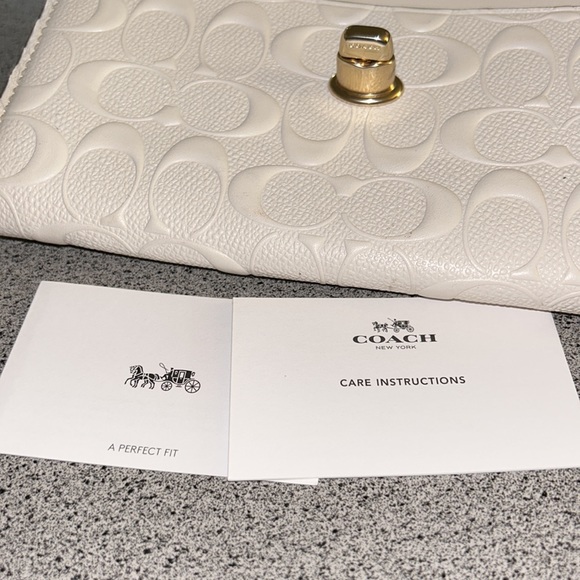 Coach pouch with chain strap - Picture 11 of 12